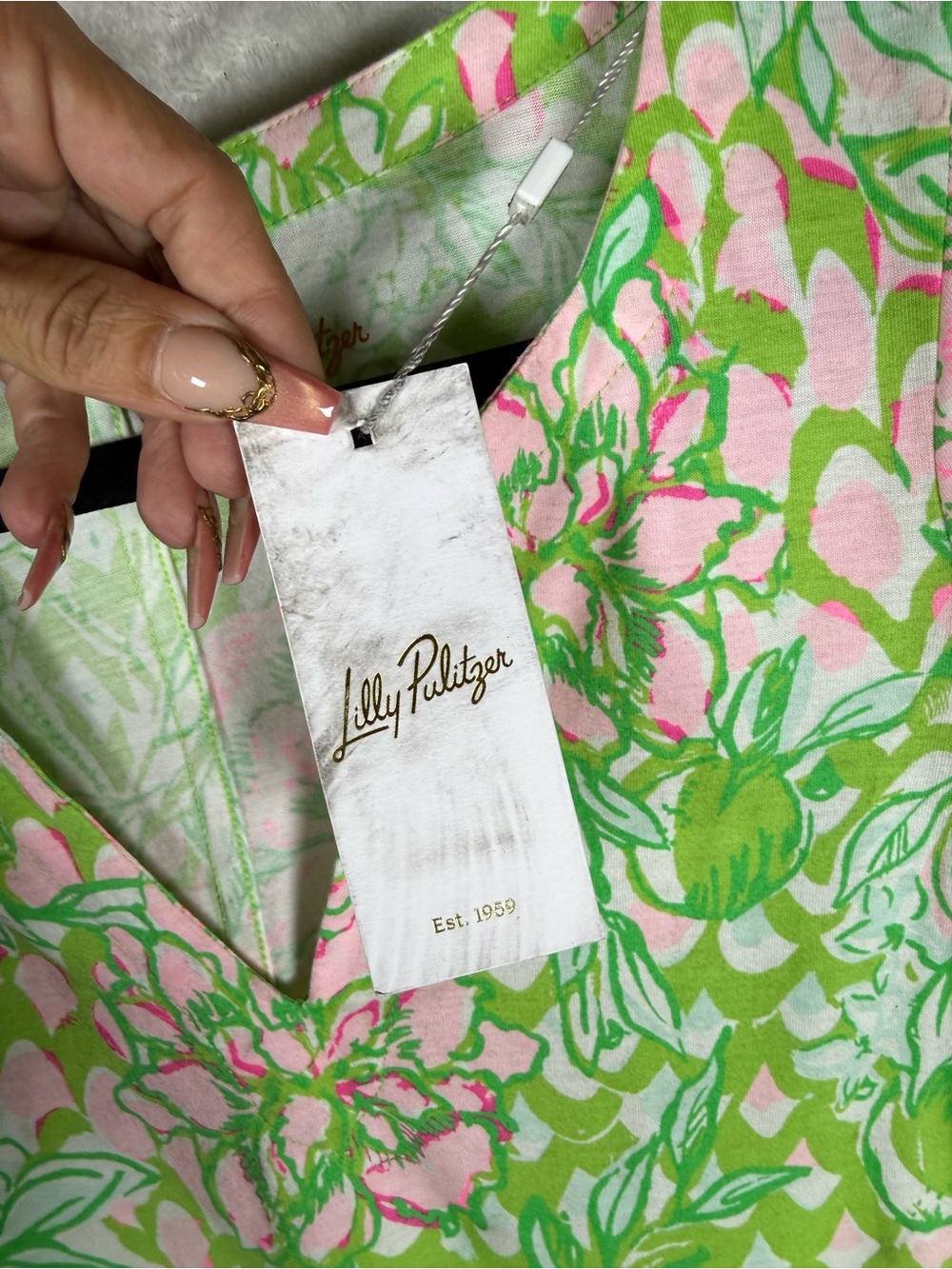 Lilly Pulitzer Easley T-Shirt Dress. Pink & Green Floral v-neck. Stunning 🤩 - Picture 6 of 11